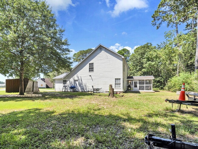 Building Photo - 1061 Quail Hollow Dr