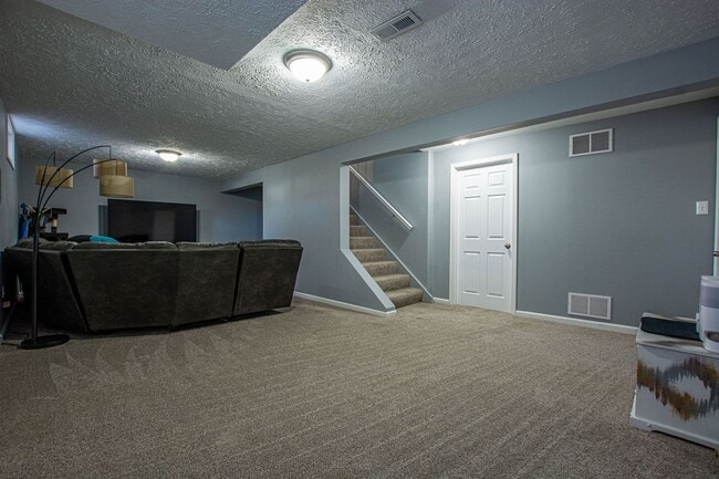 Building Photo - Beautiful 3 Bedroom / 1 Bath Home in Distr...