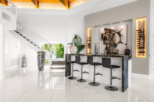 Building Photo - 3521 Glenwood Ct