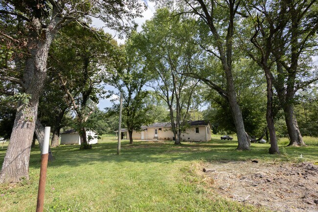 Building Photo - 815 Mount Olivet Girkin Rd