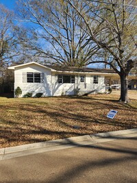 Building Photo - 118 Pemberton Dr