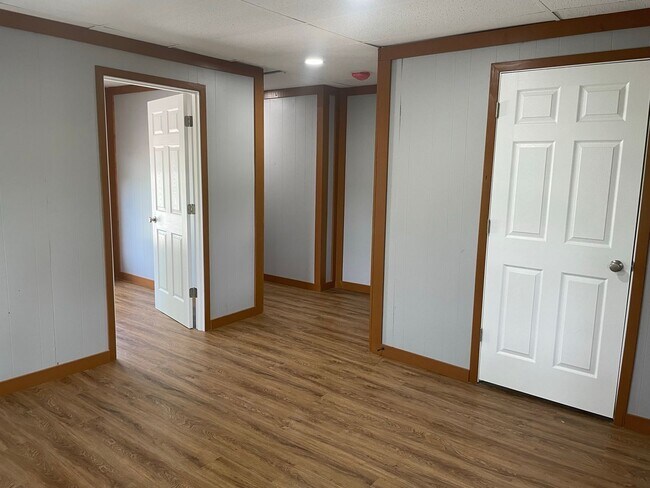 Building Photo - 2404 US-20