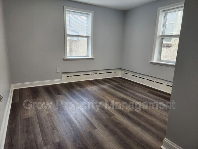 Building Photo - 1344 S 9th St