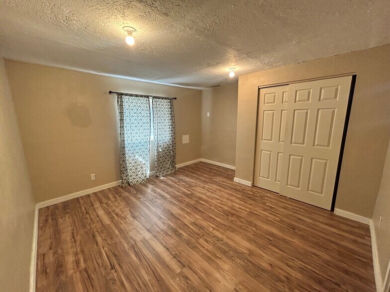 Building Photo - 11586 S Autumn Hill Dr