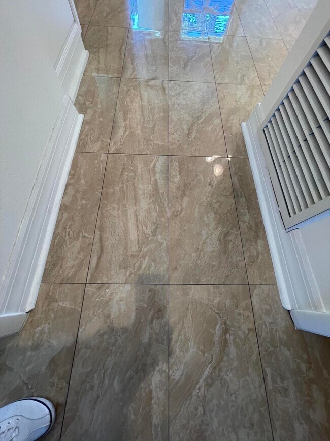 Building Photo - 1225 NW 21st St