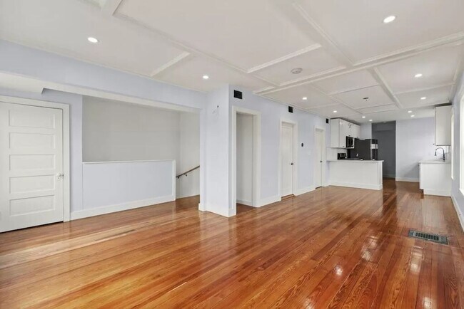 Building Photo - 1008 Winthrop Ave