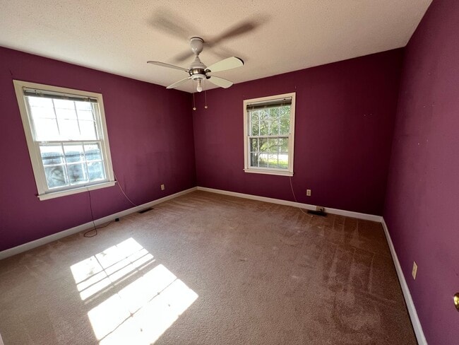 Building Photo - Spacious 3 Bedroom, 2 Bath Rental Home