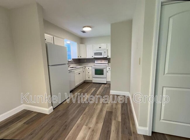 Building Photo - 713 Plankway Dr