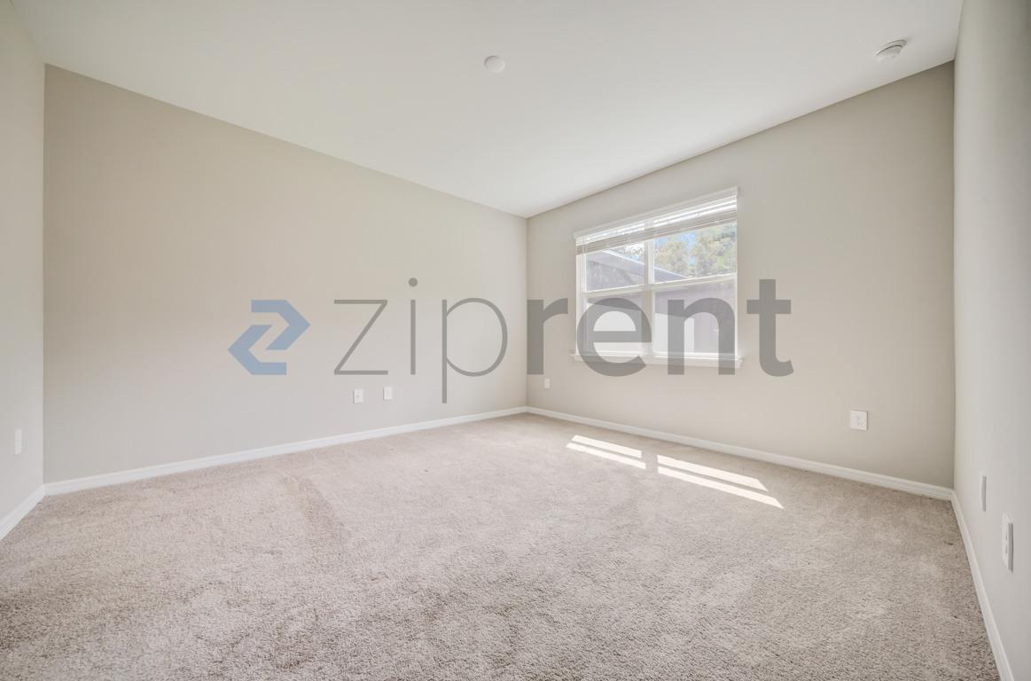 Building Photo - 1126 S Town and River Dr