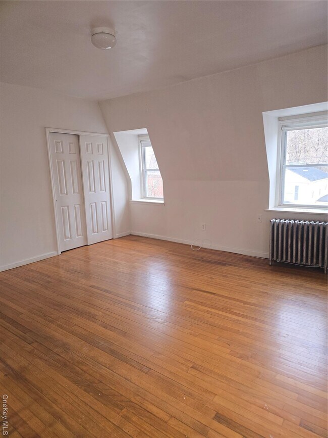 Building Photo - 19 Elizabeth St