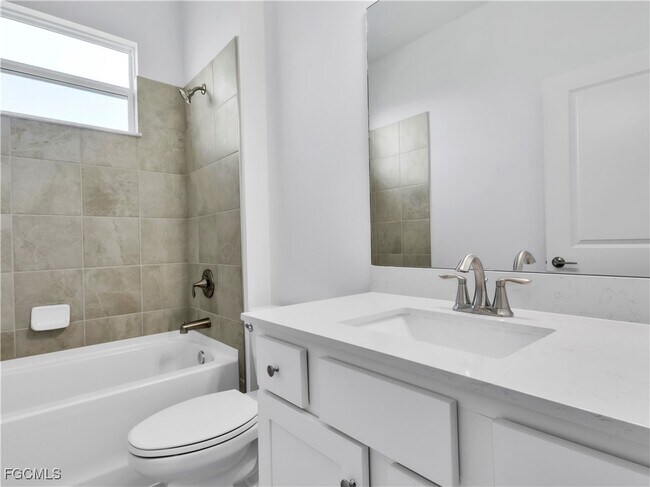 Building Photo - 4029 NW 37th Ave