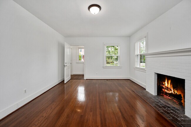 Building Photo - 819 Weedon St