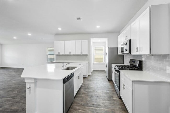 Building Photo - 605 Jane Long Dr