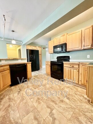 Building Photo - 132 Middle St