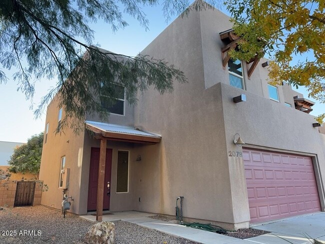 Building Photo - 2078 Cascadia Dr