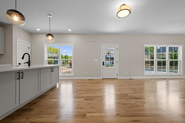 Building Photo - BRAND NEW! Spacious Nashville Home in a Qu...