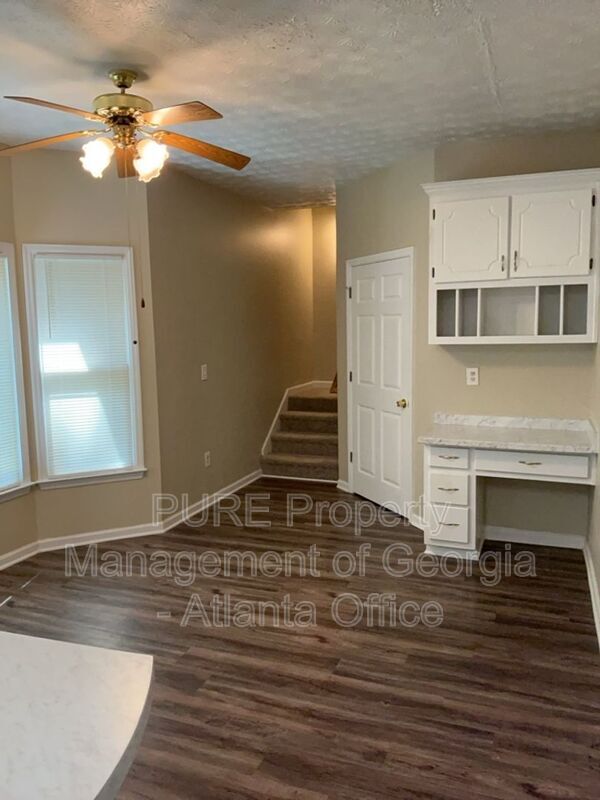 Building Photo - 3213 Southridge