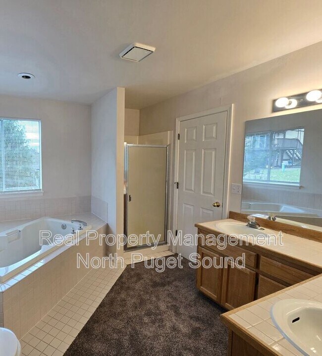 Building Photo - 5231 69th Dr NE