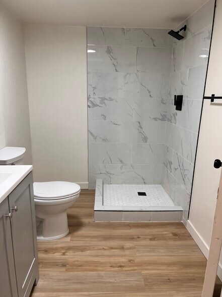 Building Photo - 8771 Oakwood St