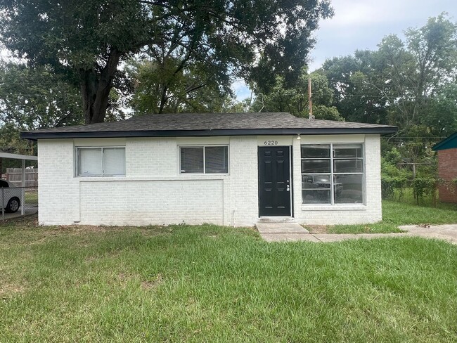 Primary Photo - Move In Special!!!! 3 Bedroom 1 Bath home ...