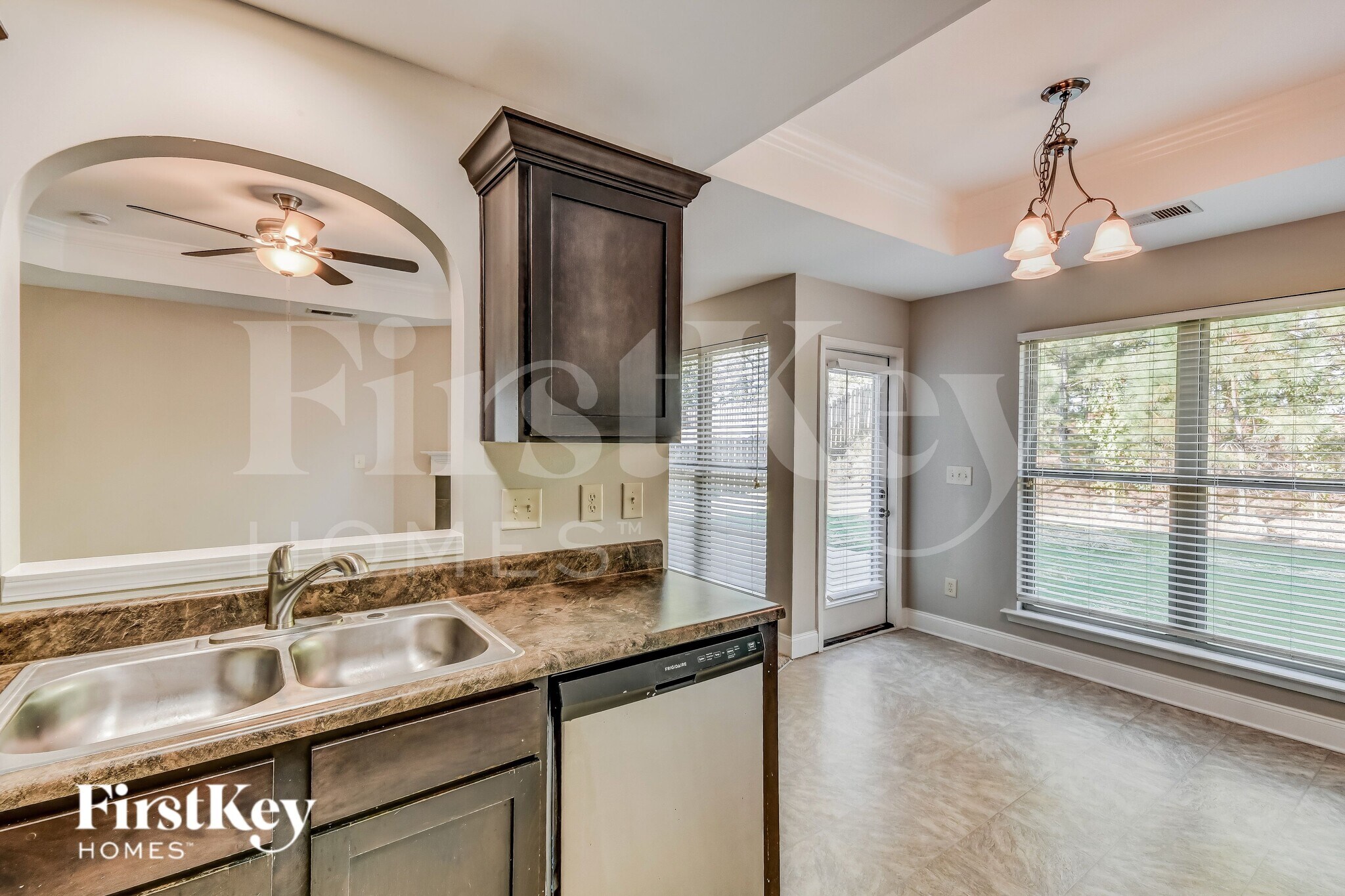 Building Photo - 1114 Emerald Ridge Dr