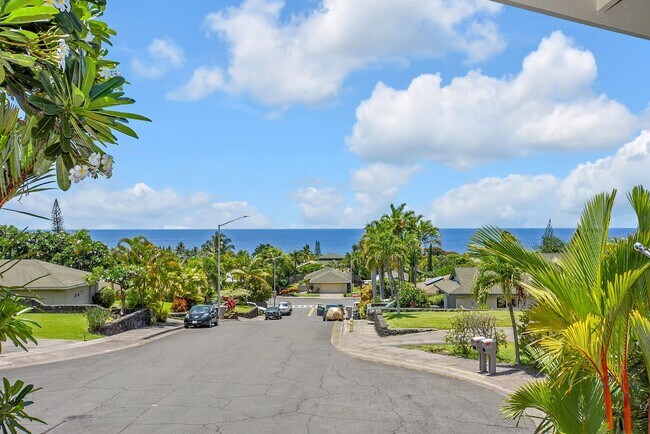 Building Photo - Pet Friendly, Fully Furnished Home in Keau...
