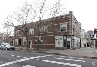 Building Photo - 736 E 18th Ave