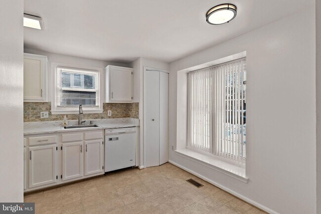 Building Photo - 14428 Black Horse Ct