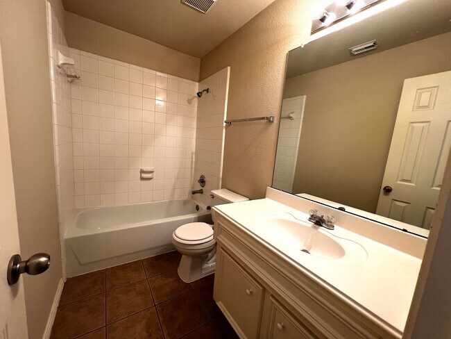 Building Photo - Charming 3-Bedroom Home with Modern Kitchen and Spacious Backyard