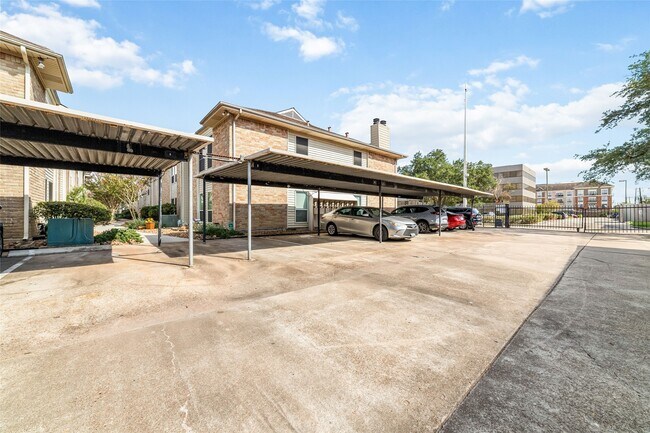 Building Photo - 2300 Augusta Dr