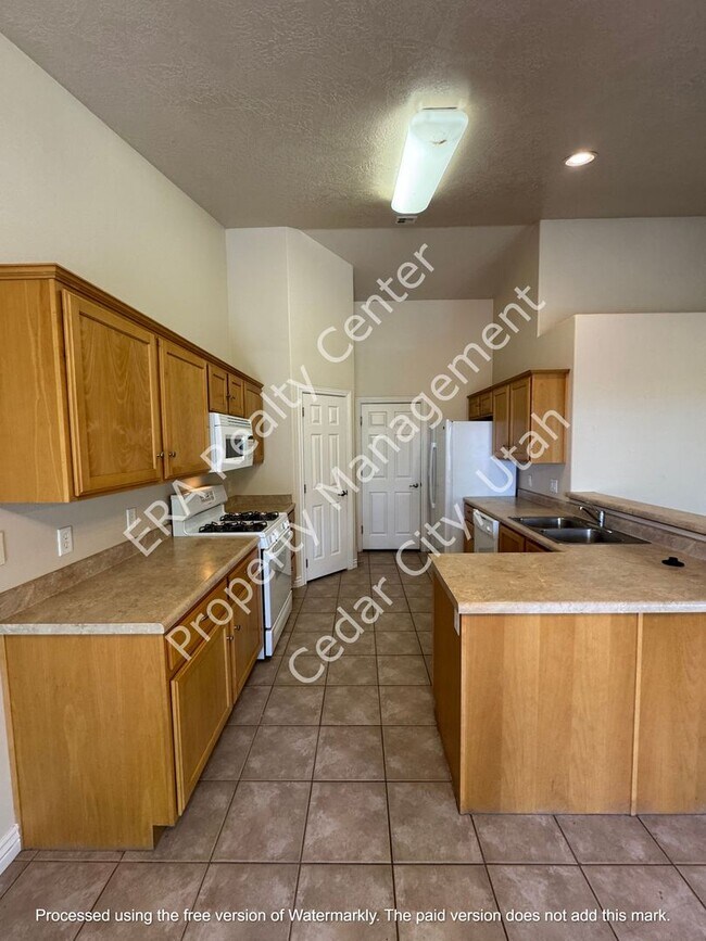 Building Photo - 1434 Southern View Dr