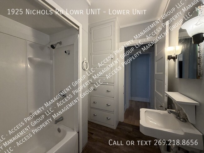 Building Photo - 1925 Nichols Rd