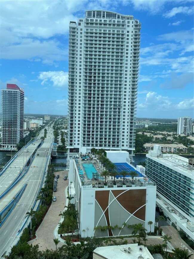 Building Photo - 4111 S Ocean Dr