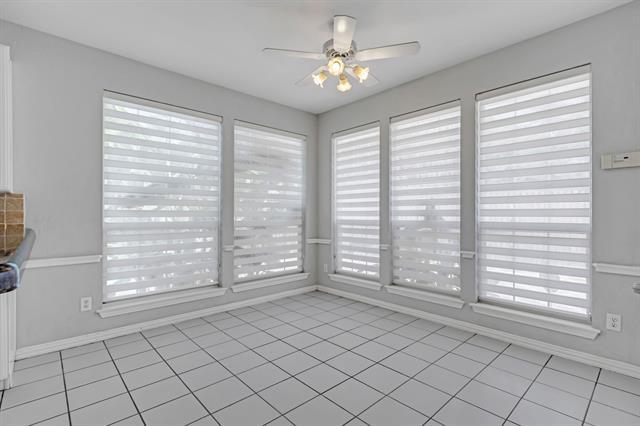 Building Photo - 4001 Mayflower Ln