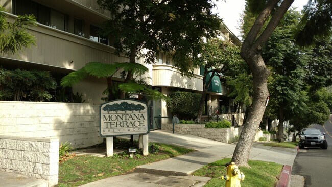 Building Photo - 11645 Montana Ave