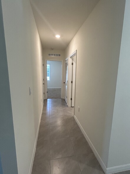 Building Photo - 1356 Cork Dr