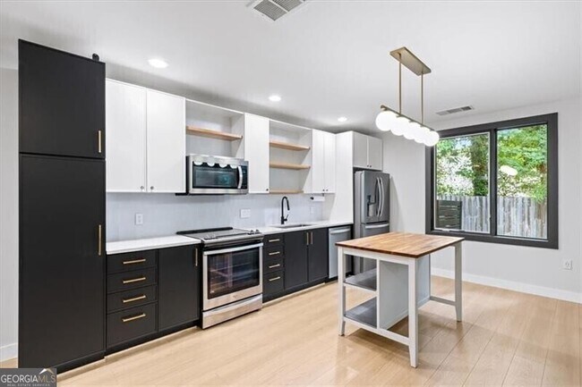 Building Photo - 1364 Rietveld Row NW