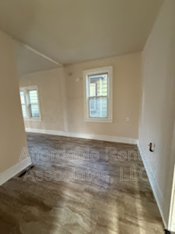 Building Photo - 1542 S 9th St