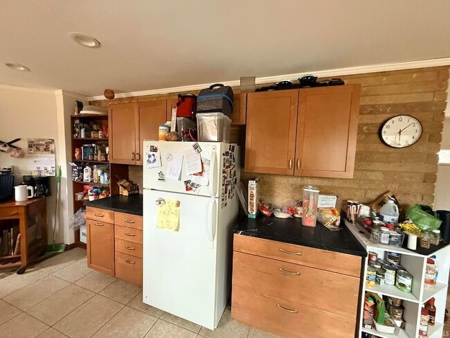 Building Photo - 1310 E Prairie Dr