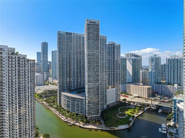 Building Photo - 475 Brickell Ave