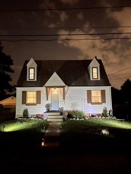 Humphrey at Night - 1614 Humphrey Ave