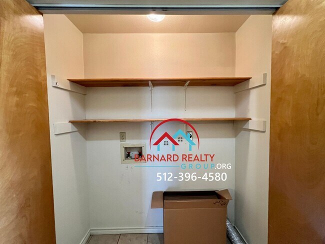 Building Photo - Available June 10: 3 Bed 2 Bath Duplex with Fenced in Yard on Bus Route