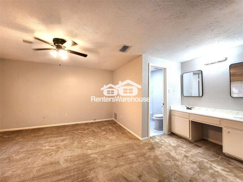 Building Photo - 2314 Stillmeadow Dr