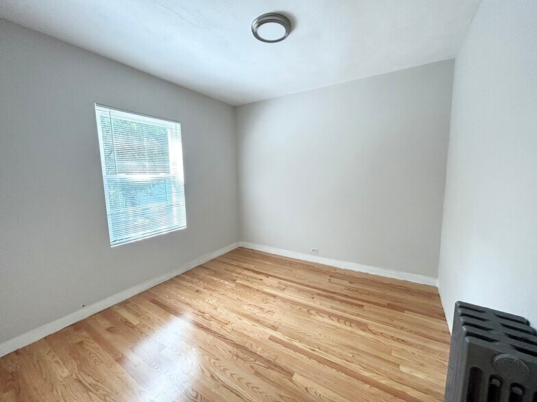 Building Photo - 19 Eastman St