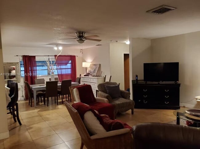 Building Photo - 1480 SW 6th Ave