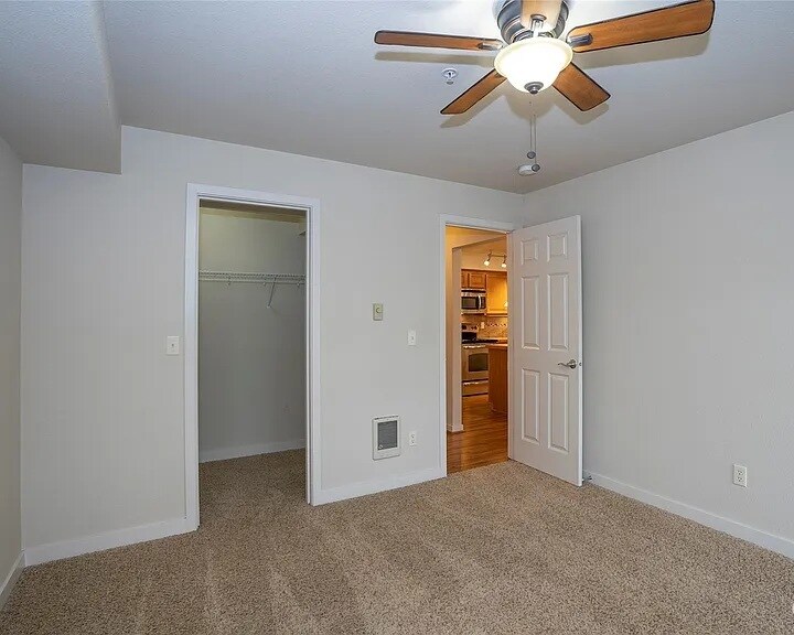 Building Photo - 13405 97th Ave E