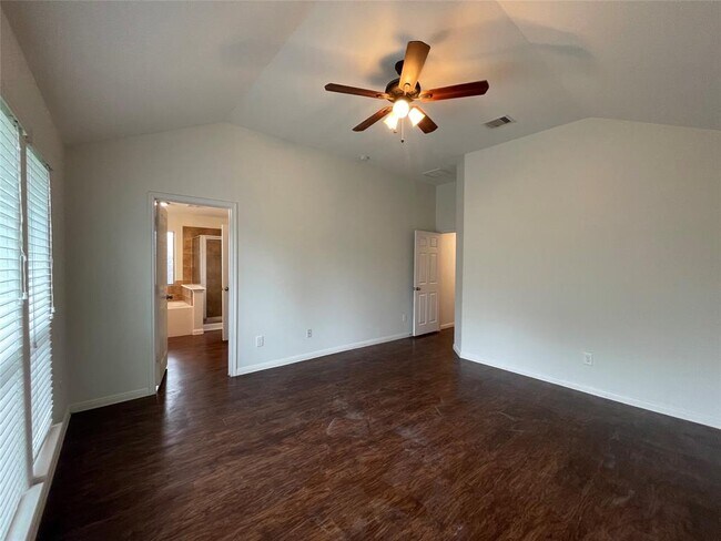 Building Photo - 13429 Raintree Dr