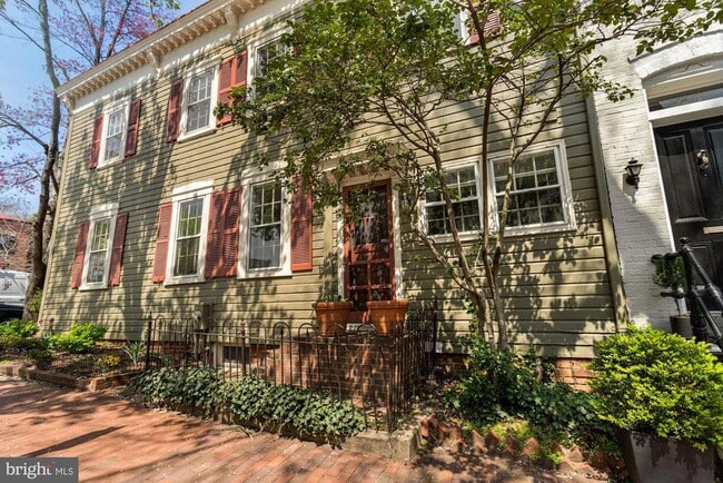 Building Photo - 1537 33rd St NW