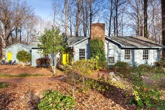 Building Photo - Super cute 3 bedroom, 2 bath home on woode...