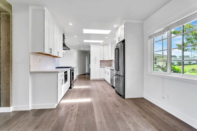Building Photo - Gorgeous single story home in La Jolla wit...